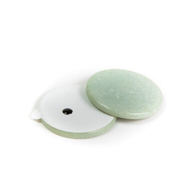 Nephritstein (Klebstoffuntersatz)